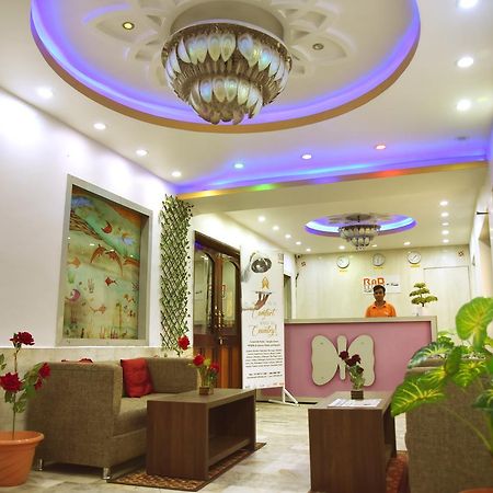 Rnb Select Vijay Delux Sultānpur Exterior photo